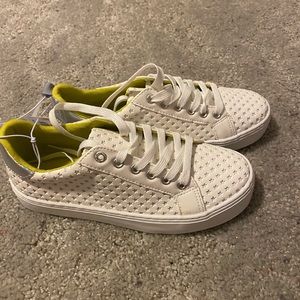 Old navy girls sneakers